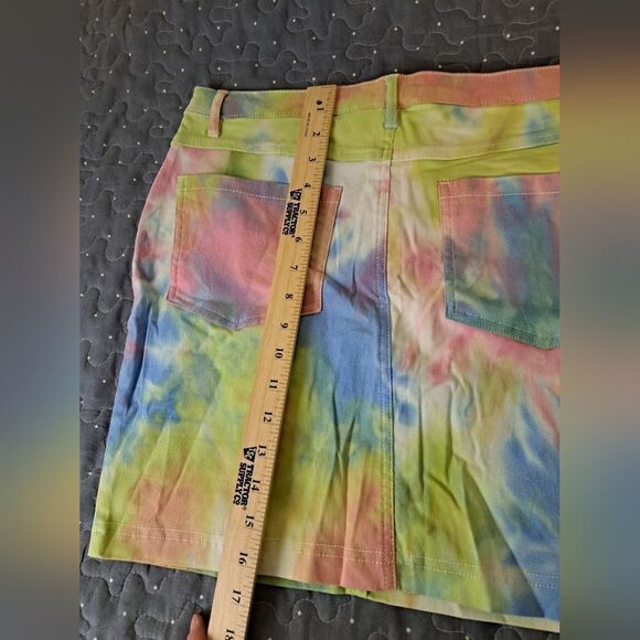 Like an Angel tie dyed mini skirt size 1X - Picture 4 of 4
